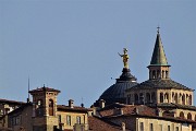 20 Zoom su campanili e cupole (S. Maria Maggiore, Duomo) dallo Scorlazino